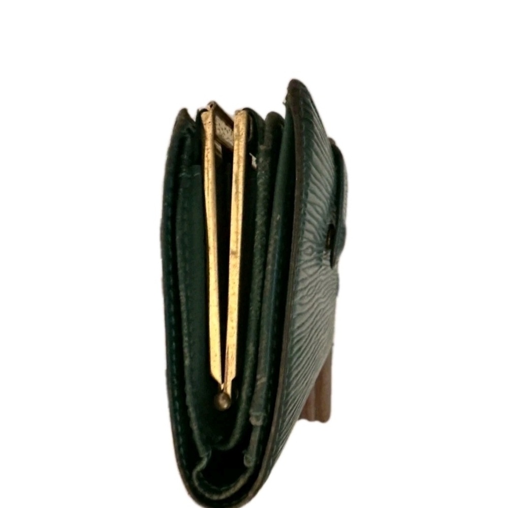 Louis Vuitton Green Textured Wallet - Picture 4 of 11